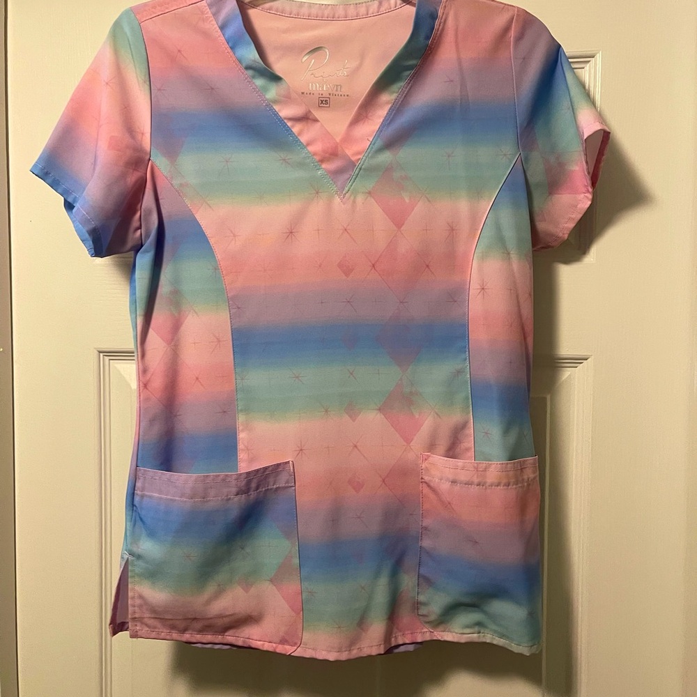 Maevn Women's Pastel Prism Printed V-Neck Scrub Top - XS